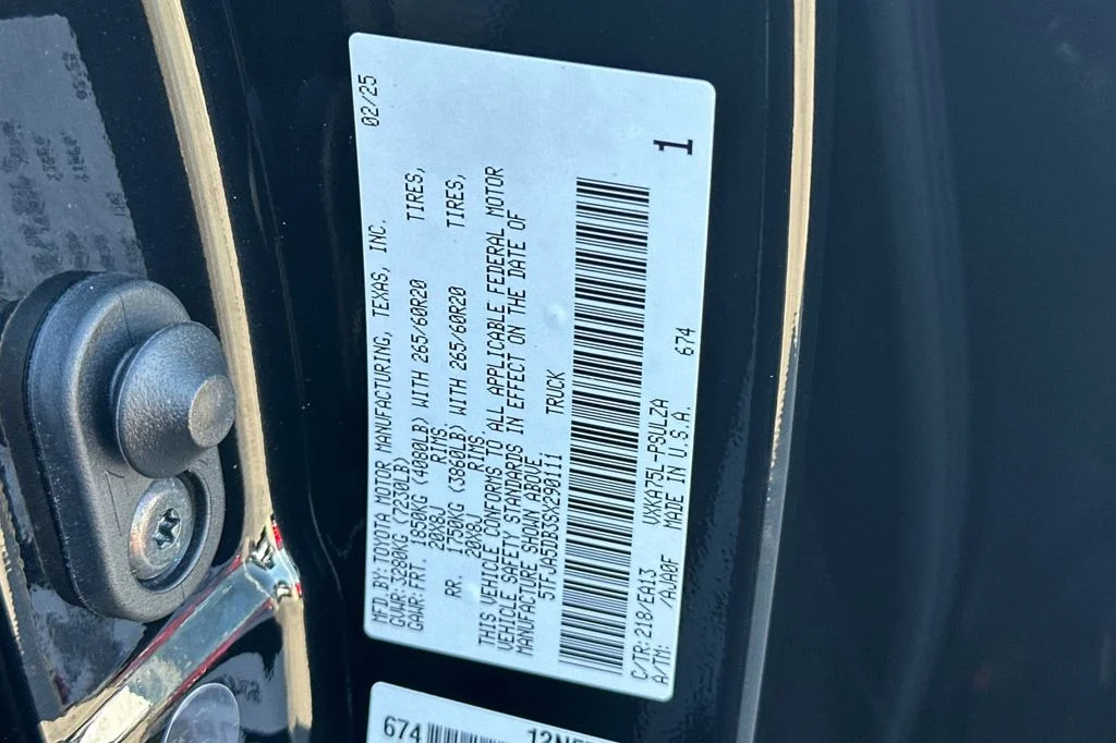 2025 Toyota Tundra Limited - Photo 34