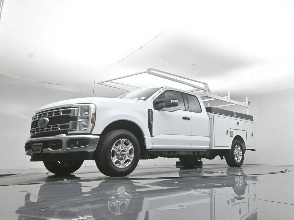 New 2026 Oxford White Ford XLT image 50