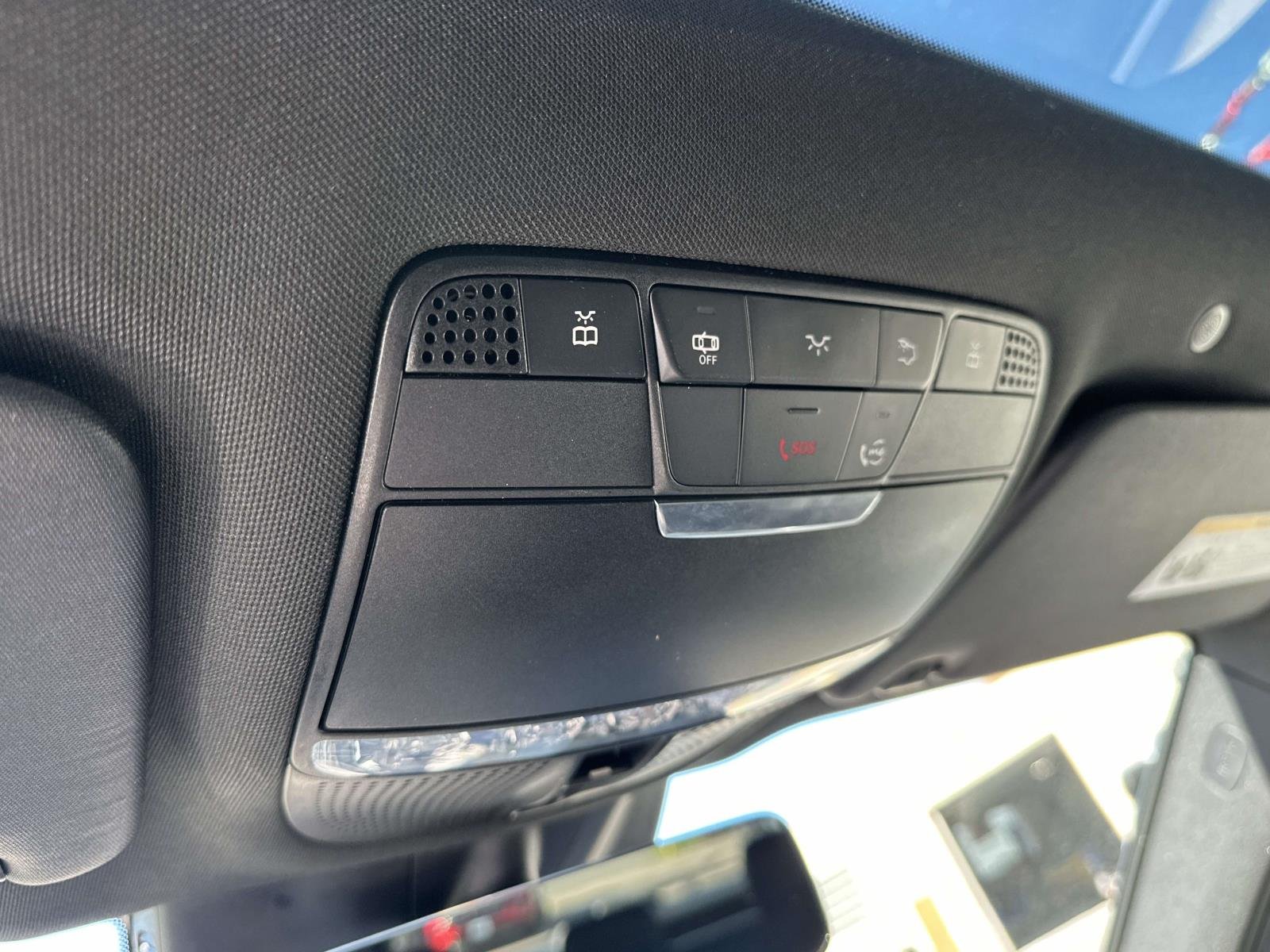 Used 2022 Black Mercedes-Benz GLC 300 image 31