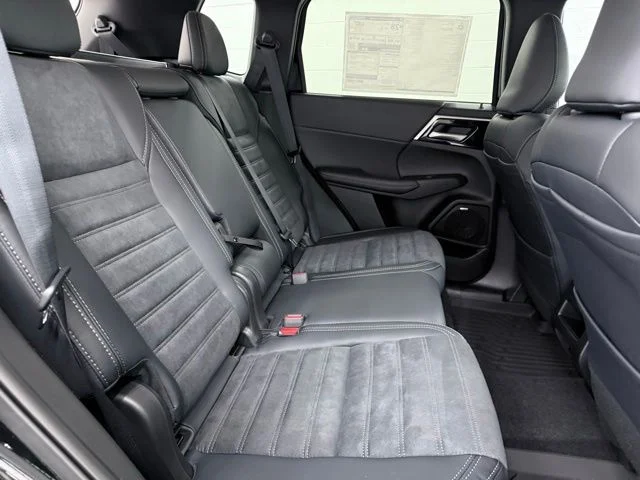 New 2026 Black Mitsubishi SE image 22