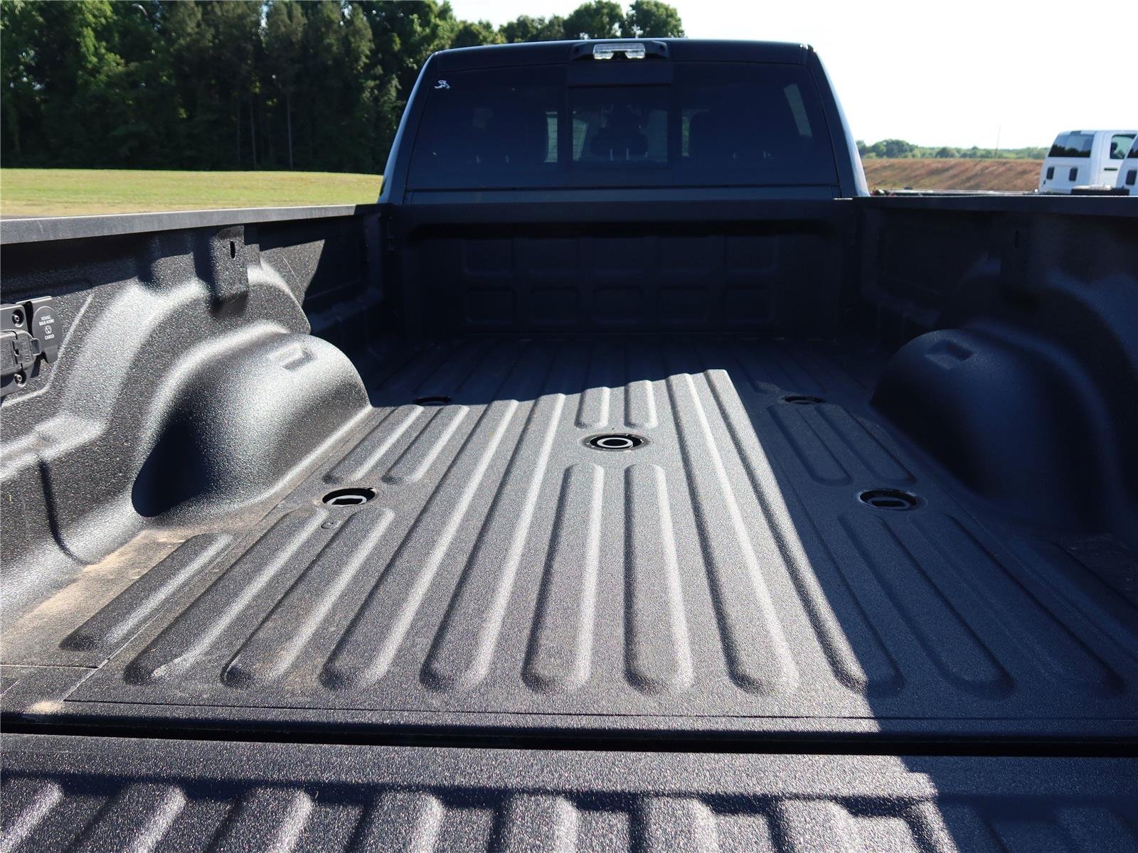 New 2026 Diamond Black Crystal Pearl-Coat Exterior Paint RAM Laramie image 5