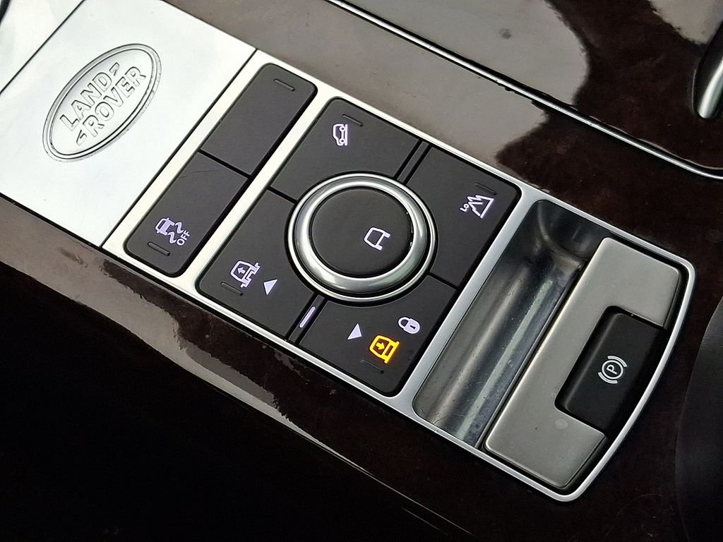 Used 2020 Santorini Black Metallic Land Rover HSE image 28