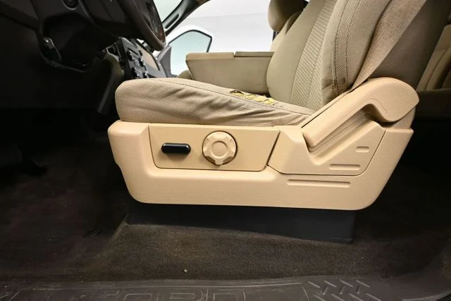 Used 2013 White Ford XLT image 15