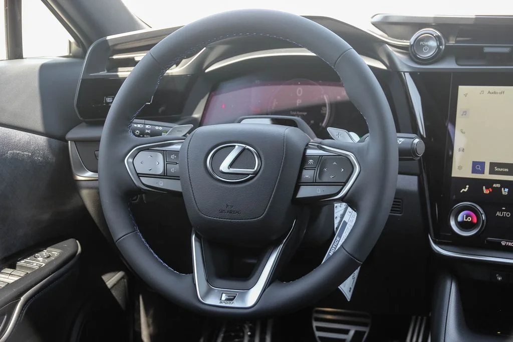 New 2026 Iridium and Black Onyx Lexus  550e F SPORT AWD image 15