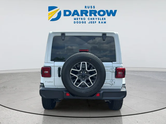 Used 2024 White/off-white Jeep Sahara image 4