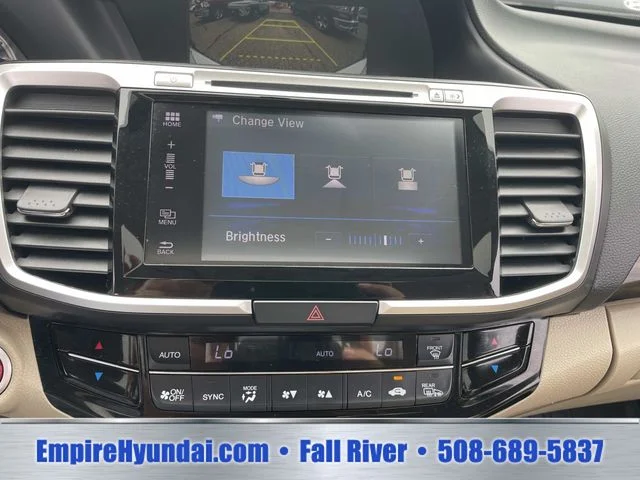 Used 2016 Silver Honda EX-L image 24