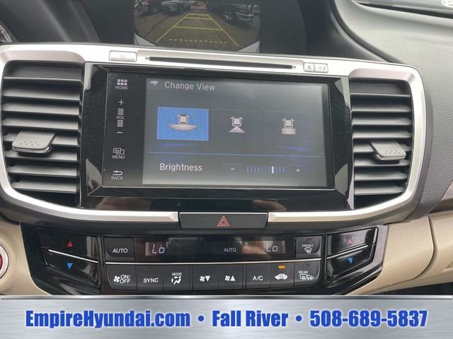 Used 2016 Lunar Silver Metallic Honda EX-L image 24