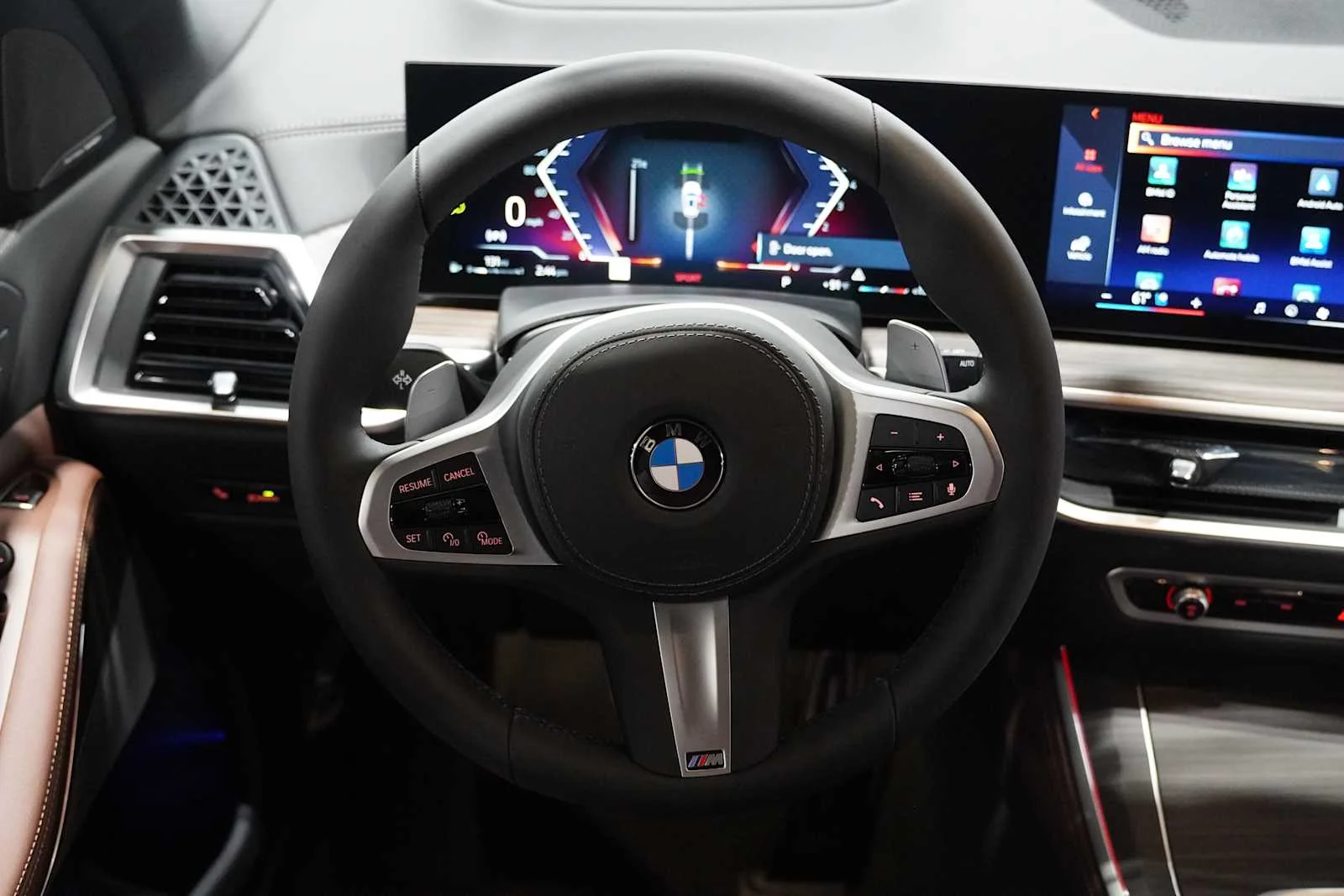 New 2026 Mineral White Metallic BMW xDrive40i image 13