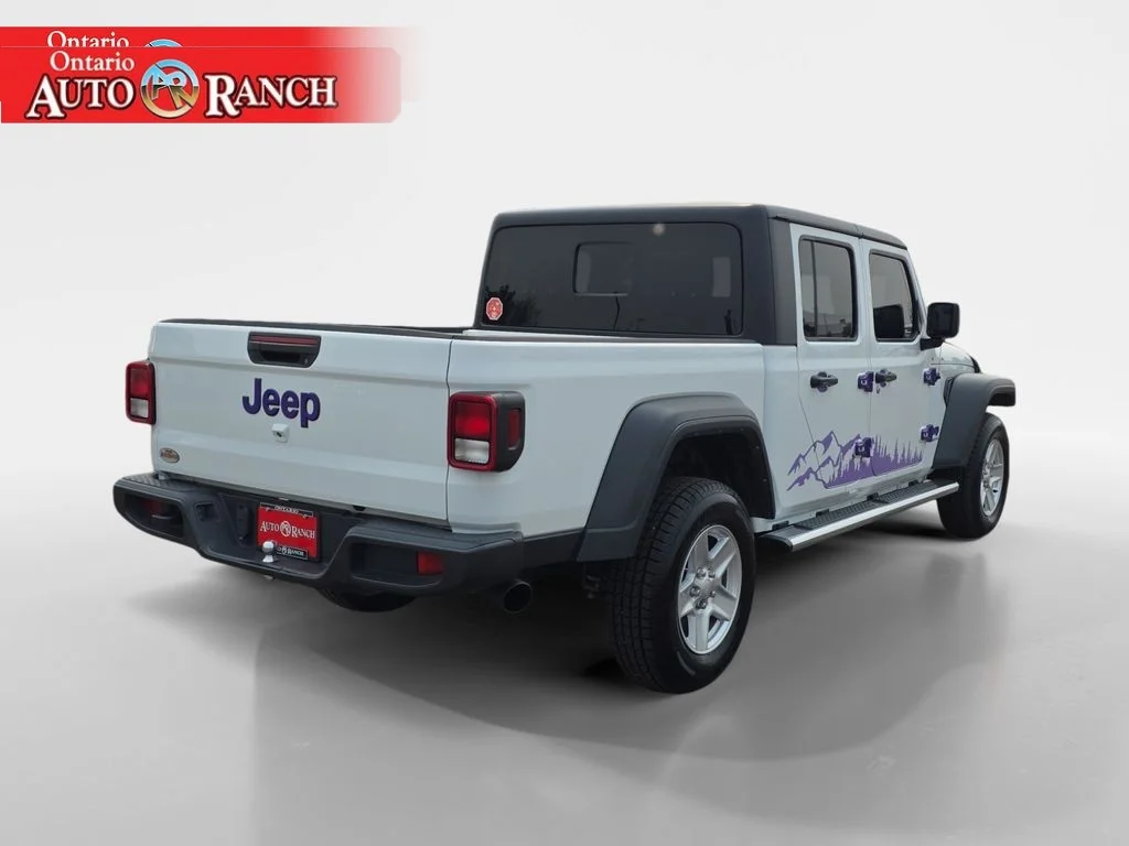 Used 2023 Copper Jeep Sport S image 5