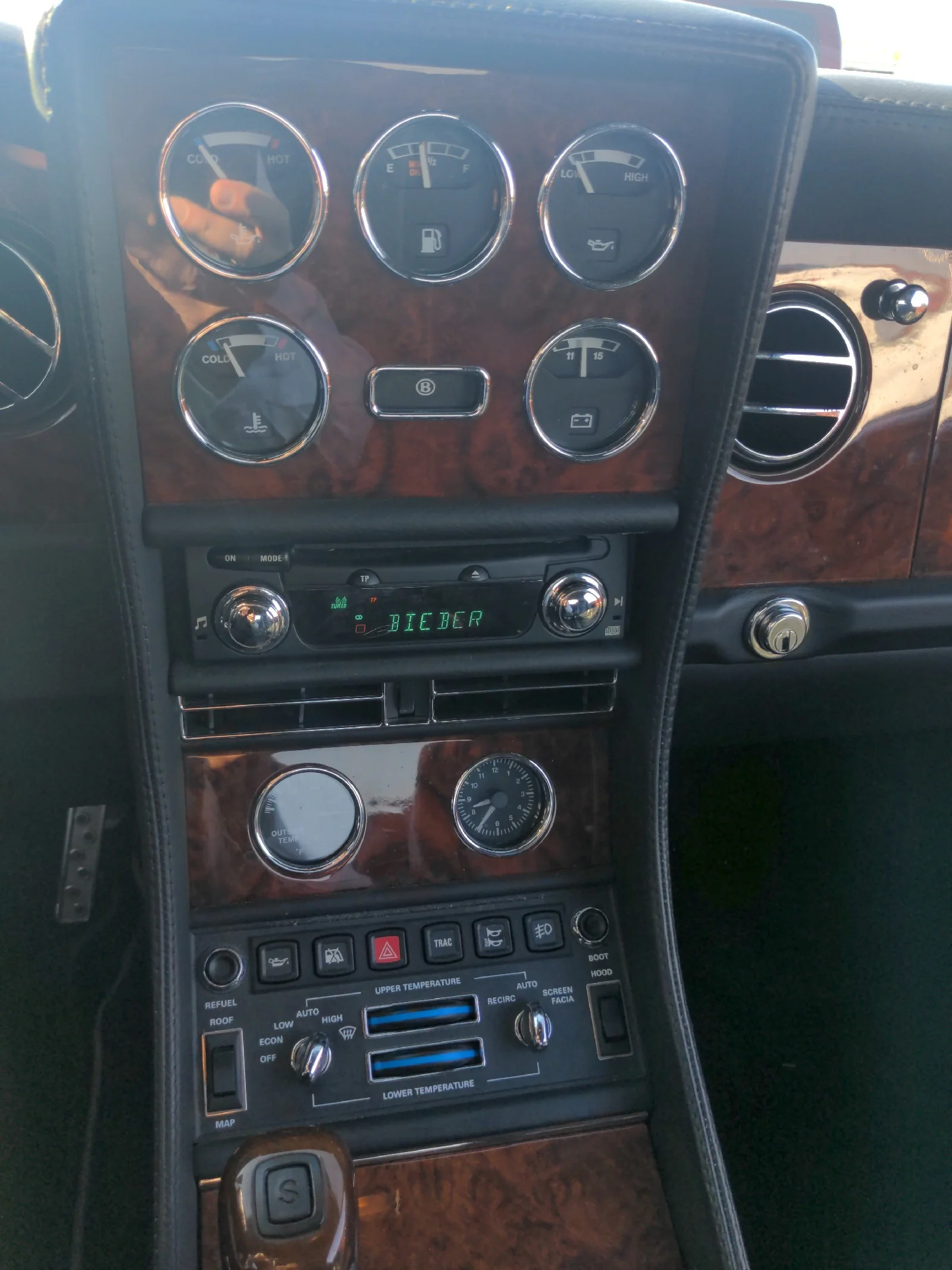 Used 2002 Silver Bentley  image 10