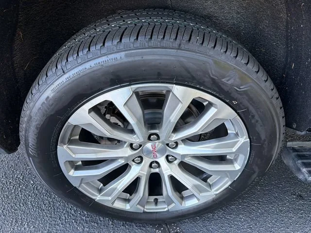 Used 2022 ONYX BLACK GMC Denali image 17