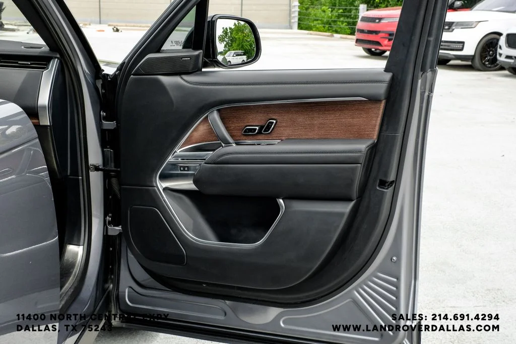 Used 2023 Grey Land Rover SE image 49