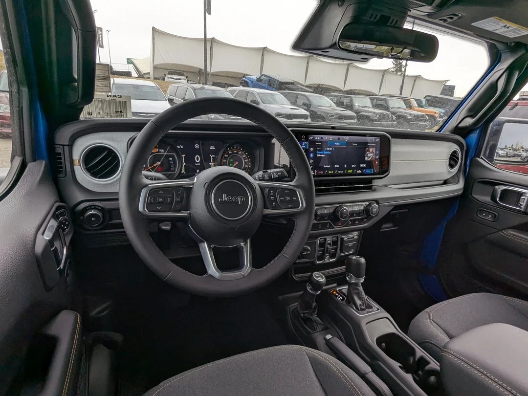 New 2025 Blue Jeep Sahara - - 4x4 - Adaptive Cruise - 12.3inch display - Blind Spot Mon & More! image 22