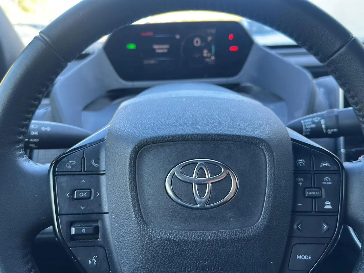 Used 2024 Wind Chill Pearl Toyota XLE image 16