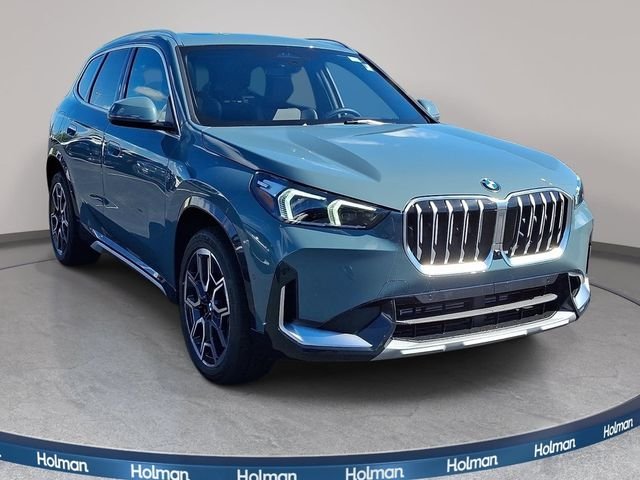 New 2026 Cape York Green Metallic BMW xDrive28i image 3