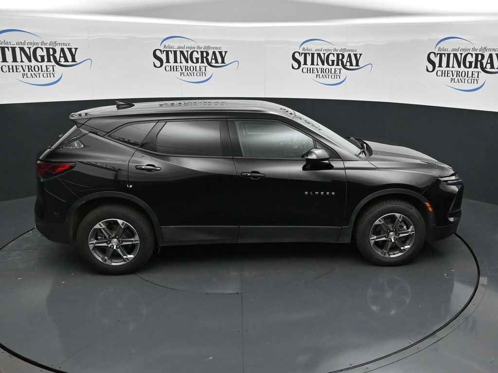 Used 2025 Black Chevrolet 2LT image 25
