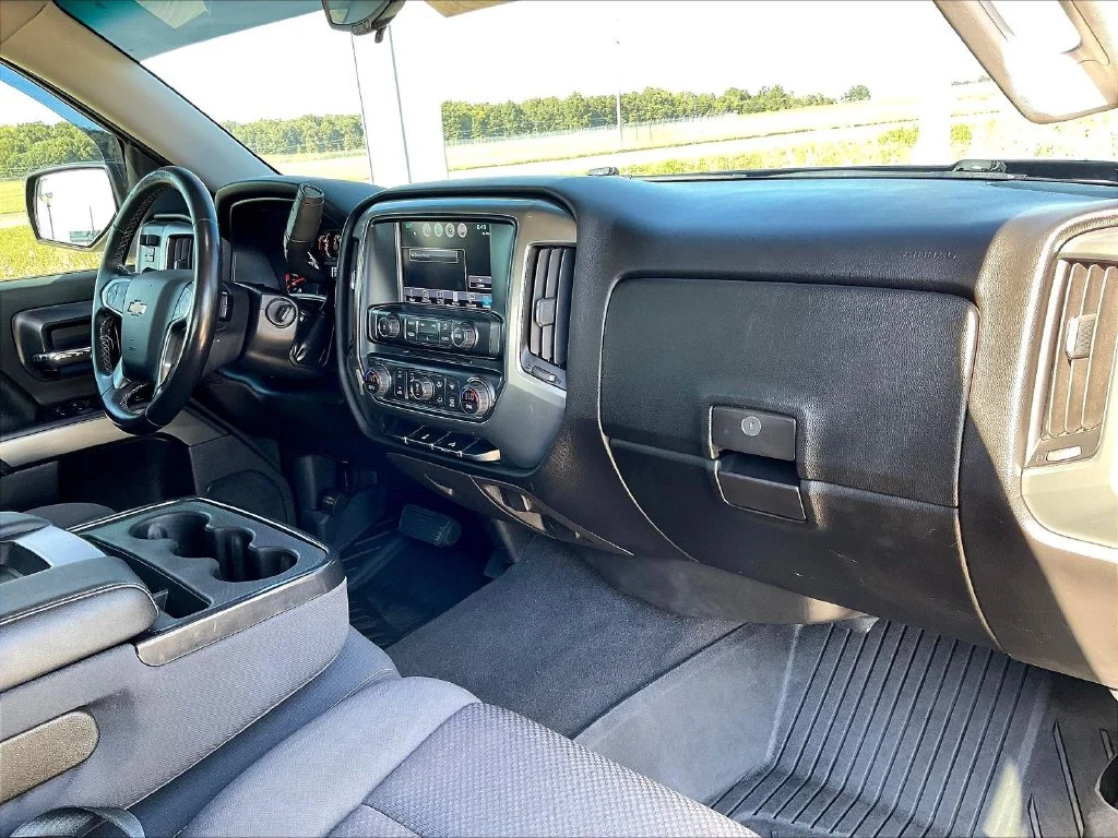 Used 2018 Blue Chevrolet LT image 24