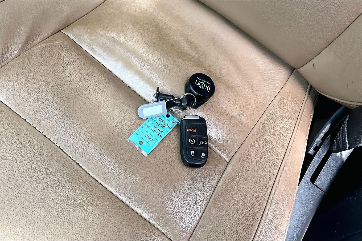 Used 2018 Diamond Black Crystal Pearlcoat Jeep Altitude image 15