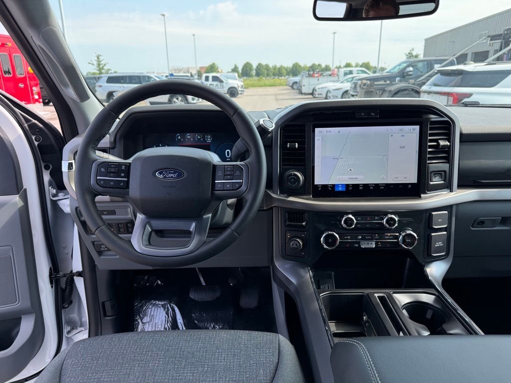 New 2026 Oxford White Ford XLT image 13