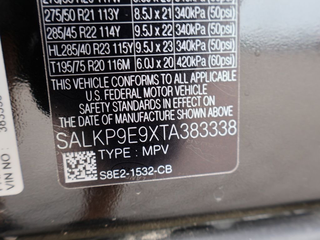 New 2026 Santorini Black Land Rover SE image 38