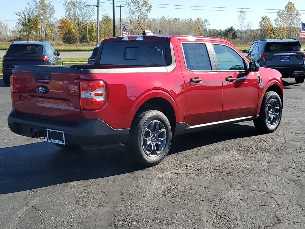 New 2026 Ruby Red Metallic Tinted Clearcoat Ford XLT image 4