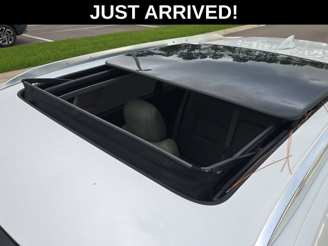 Used 2020 White Cadillac Premium Luxury image 5