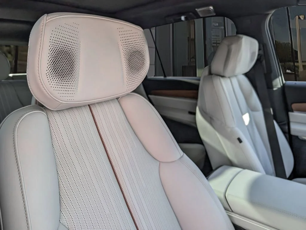 2026 Cadillac VISTIQ Sport - Photo 21