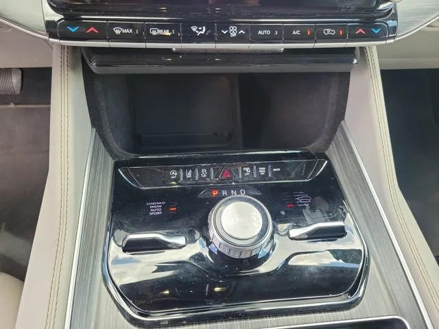2024 Jeep Wagoneer Series III - Photo 37