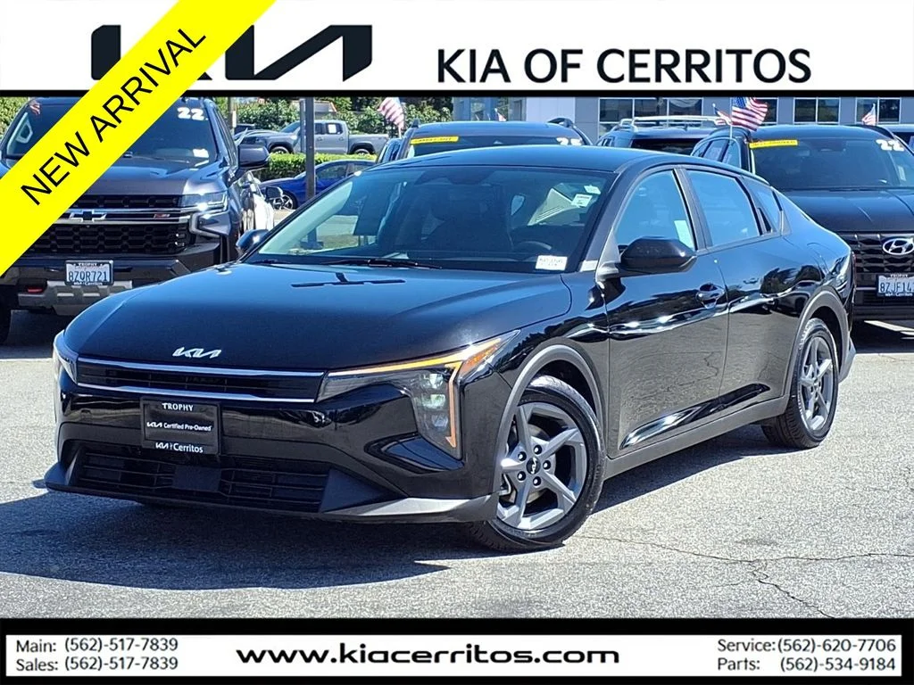 2025 Kia K4 LXS AT's photo