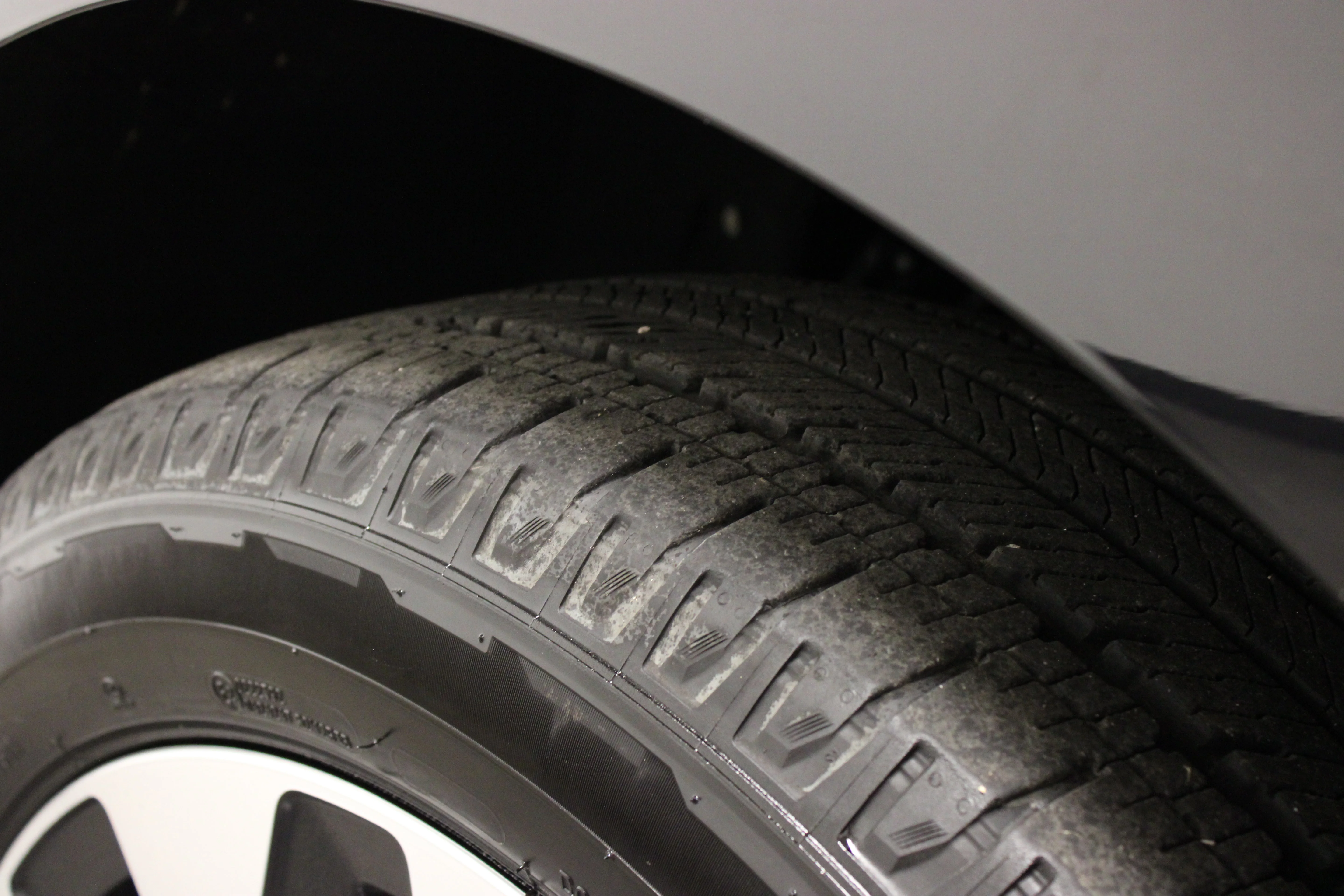 Used 2025 Black Metallic Ford Platinum image 12