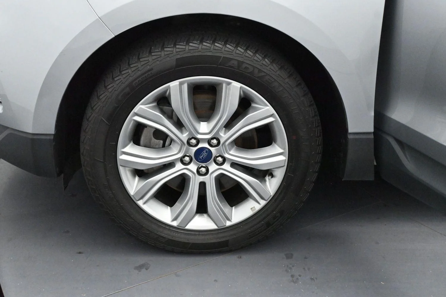 Used 2022 Iconic Silver Ford Titanium image 40