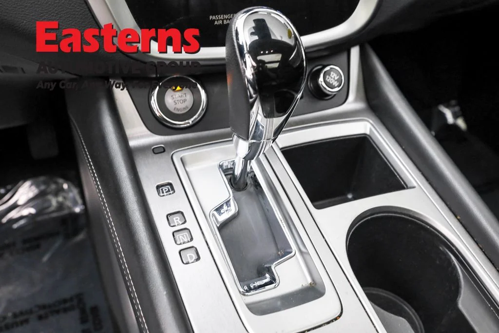 Used 2023 White Nissan SL image 13