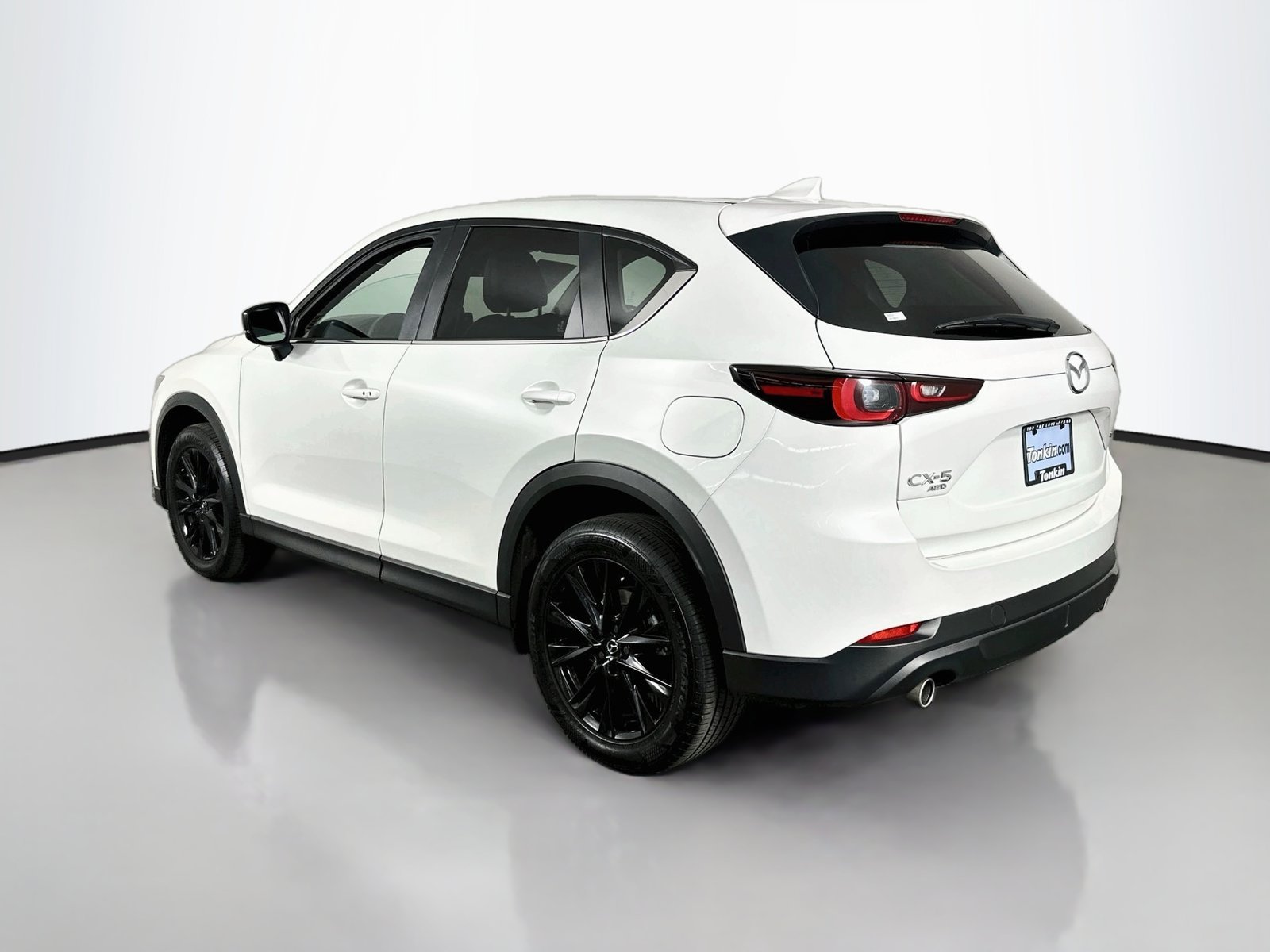 Used 2025 White Metallic Mazda 2.5 S Carbon Edition image 5