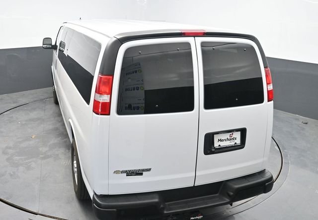 Used 2024 White Chevrolet LS image 28
