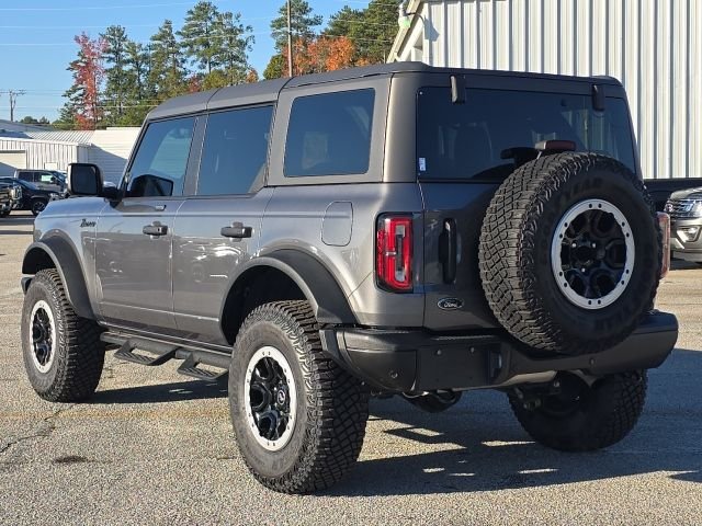 2023 Ford Bronco Badlands photo 2