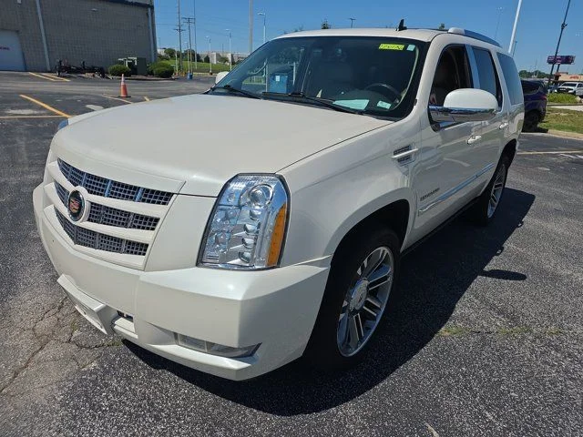 Used 2014 White Cadillac Premium image 7