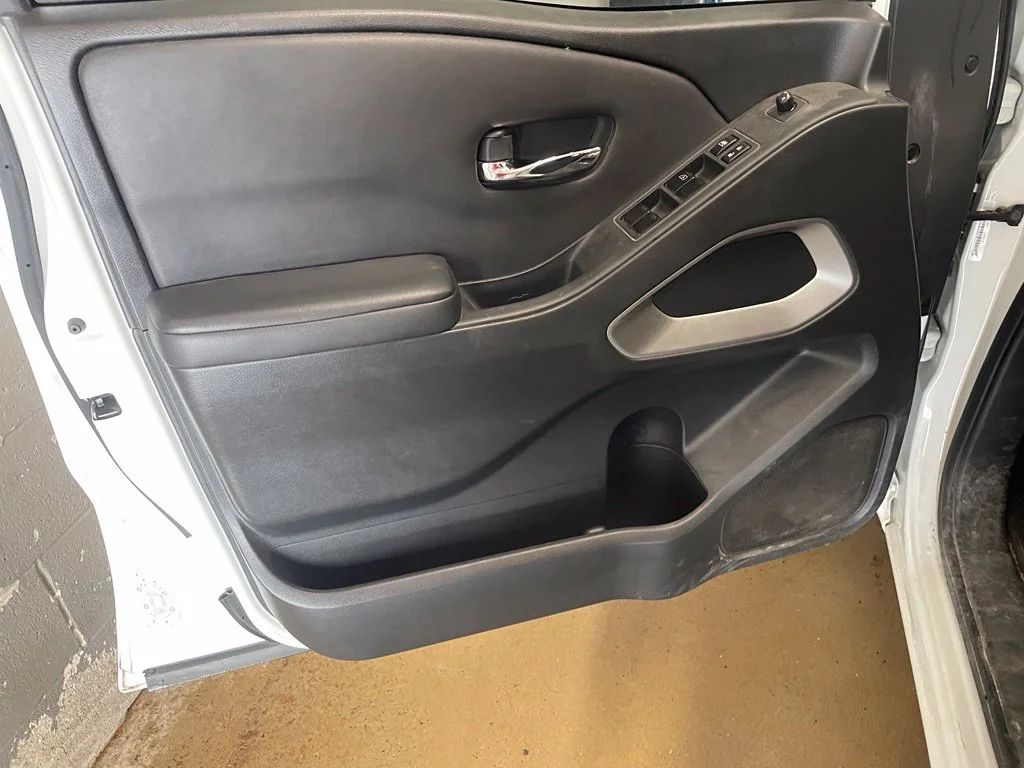 Used 2023 White Nissan SV image 9