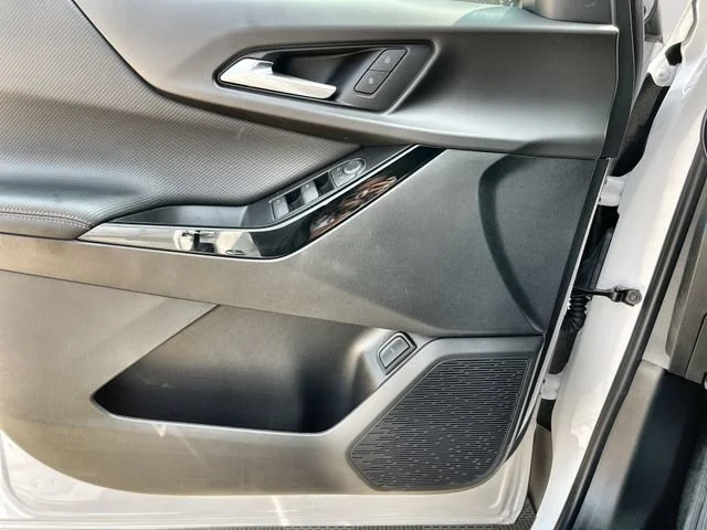 2027 Chevrolet Equinox LT - Photo 31