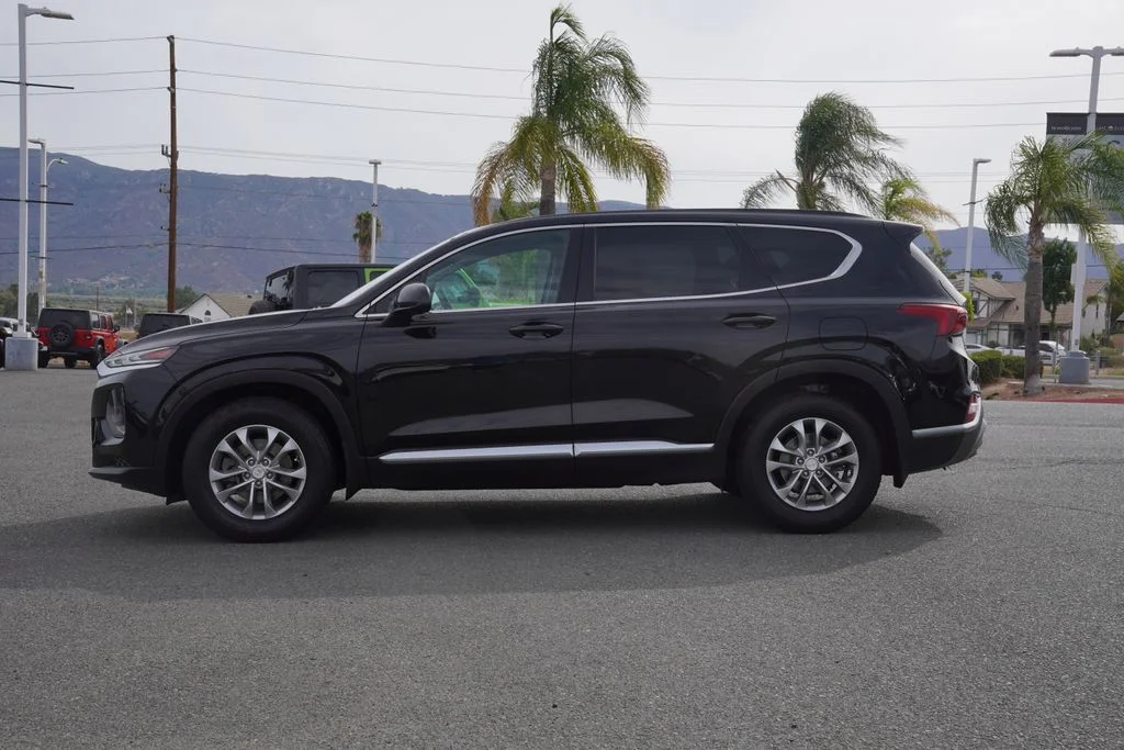 Certified Used 2020 Black Hyundai SE image 6