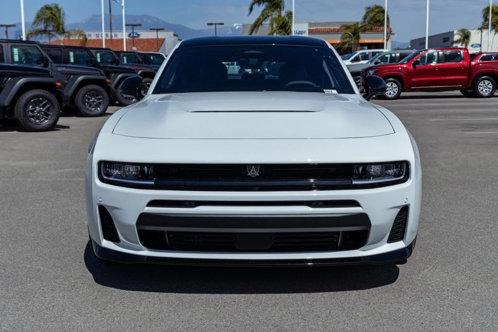 New 2026 White Knuckle Exterior Paint Dodge R/T Scat Pack 2-door AWD image 8