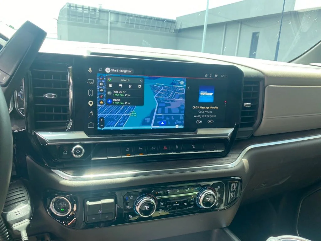 Used 2025 White GMC SLT image 9