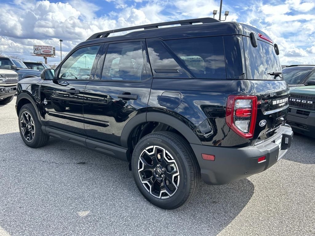 New 2026 Shadow Black Ford Outer Banks® image 6