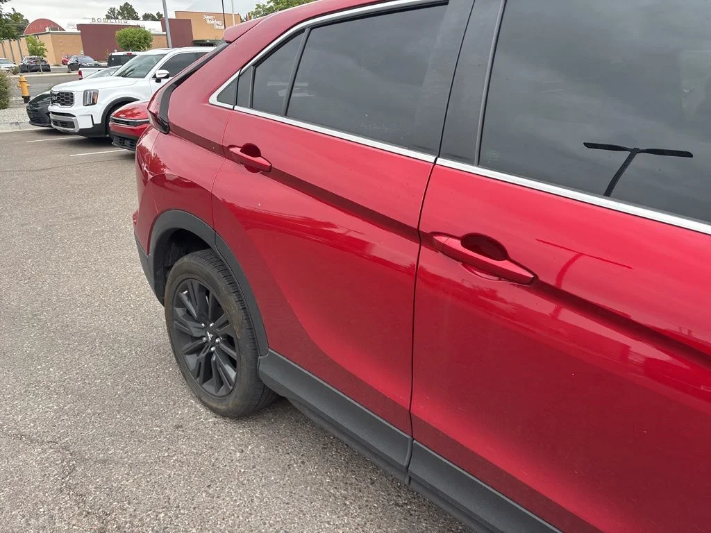 Used 2023 Red Mitsubishi SE image 7