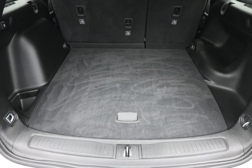 Used 2025 White Jeep Limited image 12