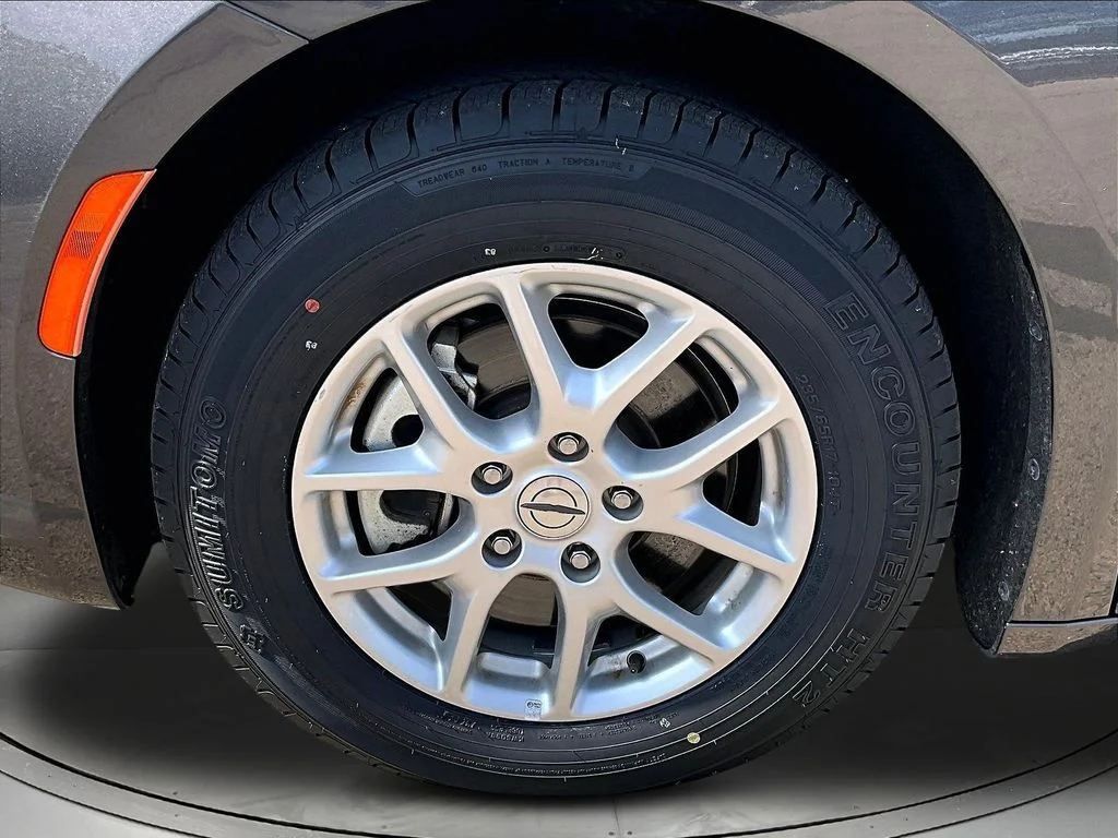 Used 2023 Gray Chrysler Touring L image 36