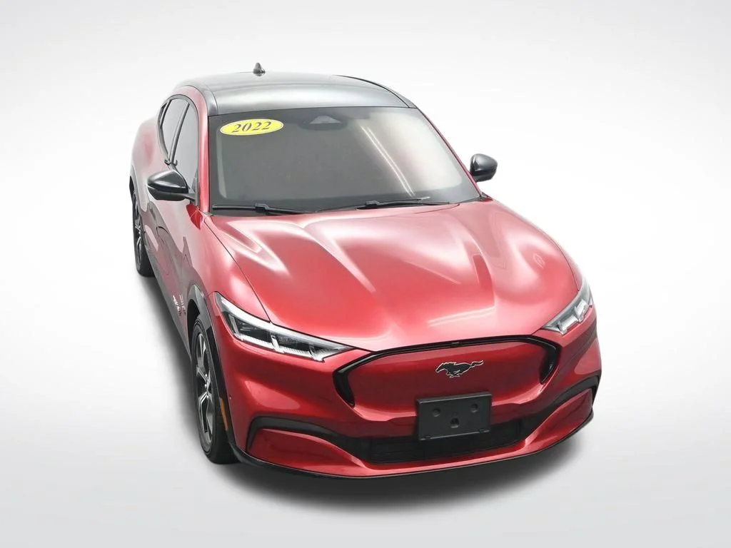 Used 2022 Red Metallic Ford Premium image 25