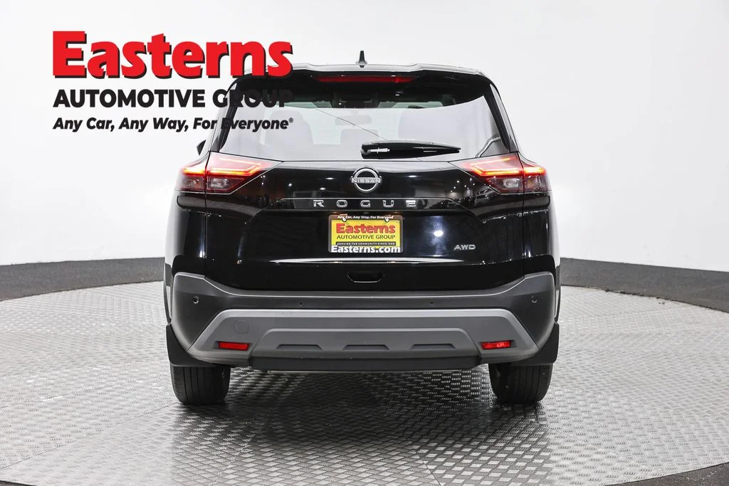 Used 2023 Black Nissan S image 6