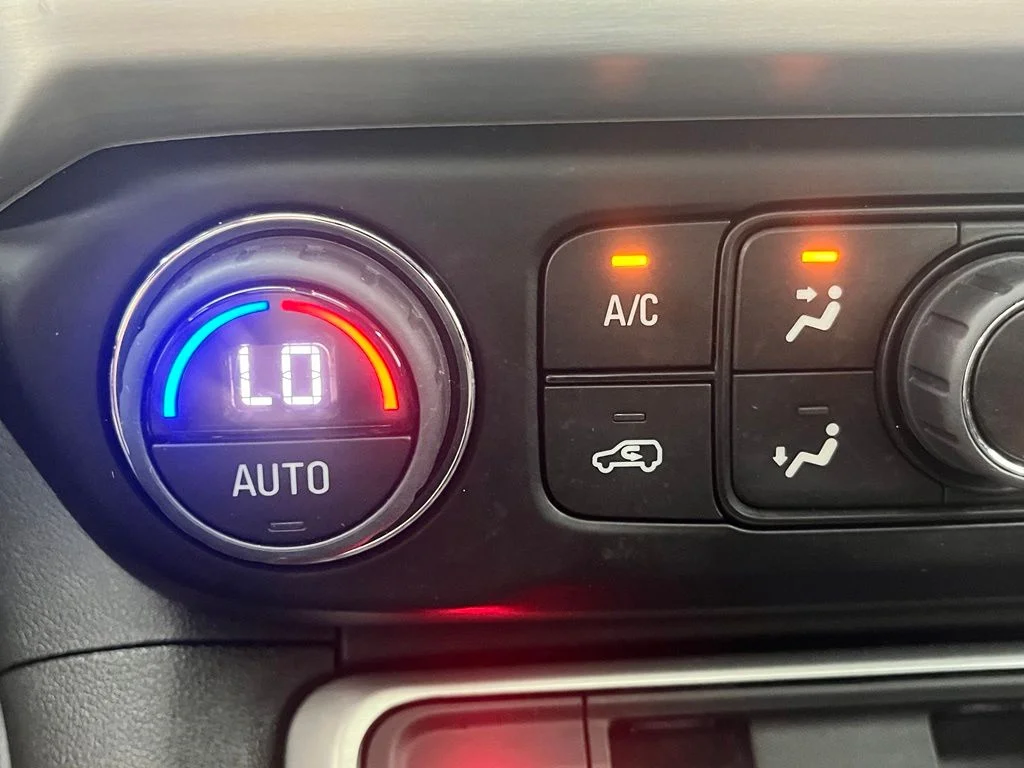 Used 2023 Silver GMC SLT image 6
