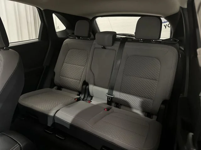 Used 2020 Silver Ford SE image 26