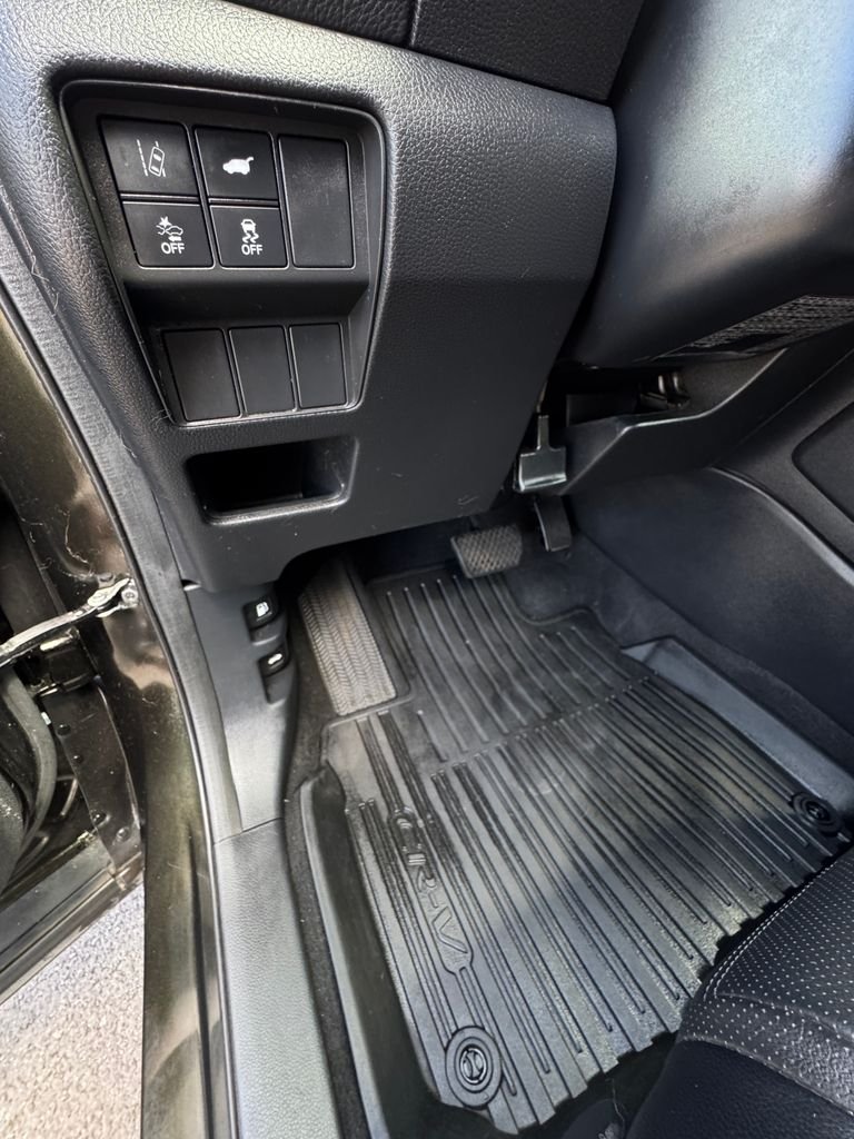 Used 2017 Dark Olive Metallic Honda Touring image 15